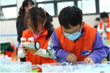 小選手們各司其職，分工合作