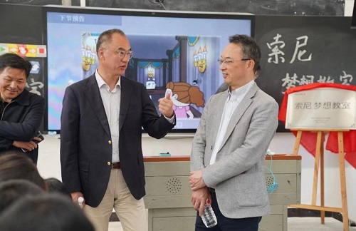 左：索尼中國副總裁 太田修基   右：索尼中國執(zhí)行副總裁兼首席財務官 伊東祐