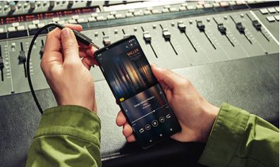 Xperia 1 III依舊保留3.5mm耳機(jī)孔