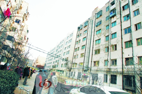 鄭州市瑞達路啟明村小區(qū)一戶居民家中（紅圈標示處），天然氣發(fā)生爆炸。