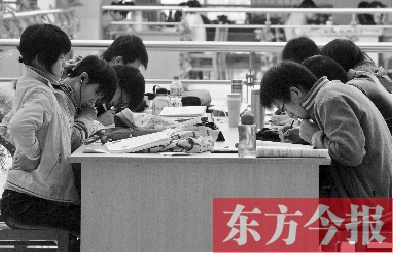 專(zhuān)家認(rèn)為，內(nèi)地高校對(duì)學(xué)生創(chuàng)造性、自主性的培養(yǎng)不及港校