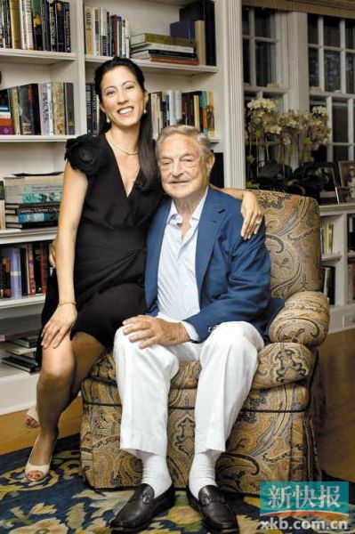 索羅斯及其未婚妻多美子。