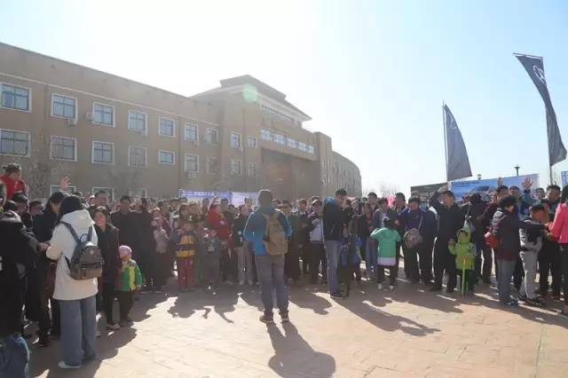 主持人胖達帶領魚油們進行抽獎環(huán)節(jié)，禮物大大滴呦！