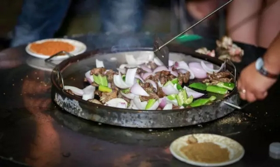 所有菜肉都取自農場純天然的食材，吃的又美味又放心！