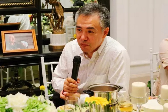 就藝術(shù)品投資收藏、人工智能、基因檢測(cè)等話題，劉東曉博士一一做了分析講解。