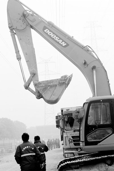 昨天，鄭州地鐵5號線配套工程在鄭州市西站路開工