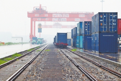 進(jìn)口車將運(yùn)到聯(lián)檢中心