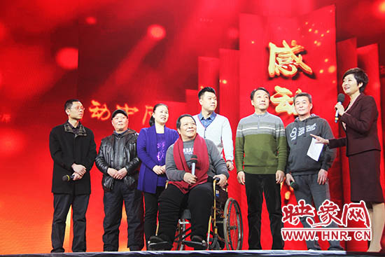 接力照顧高位截癱患者高新海的“隴海大院”愛心集體鄰居們。