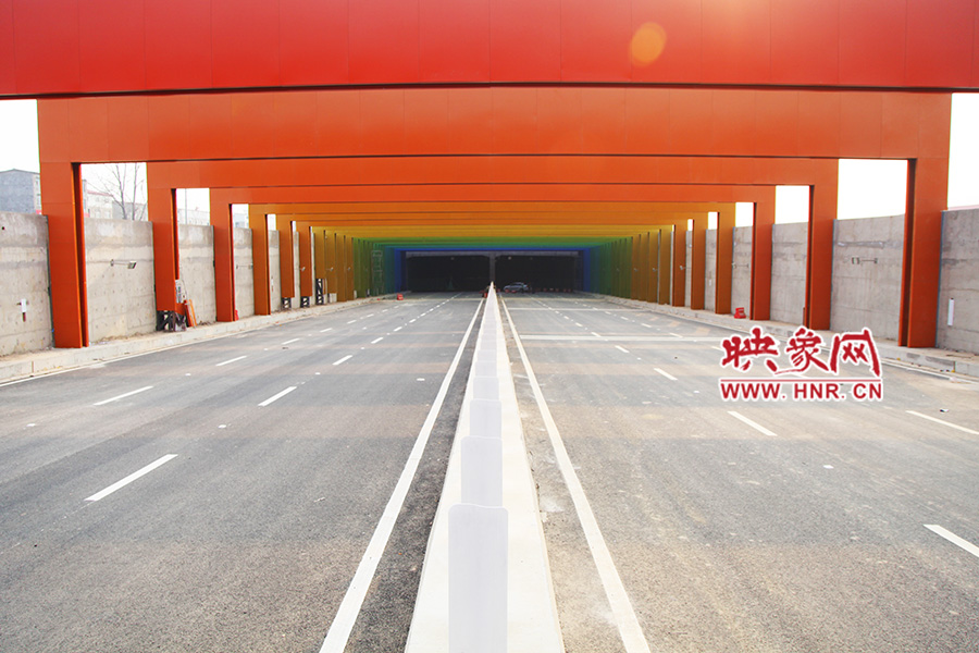 記者駕車體驗。