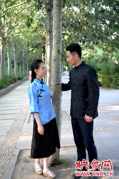 輕輕的凝視，勝卻了千言萬語。