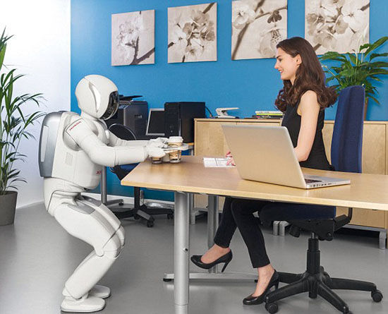 日本研發(fā)新一代服務(wù)機(jī)器人 可開瓶倒酒講外語(yǔ)